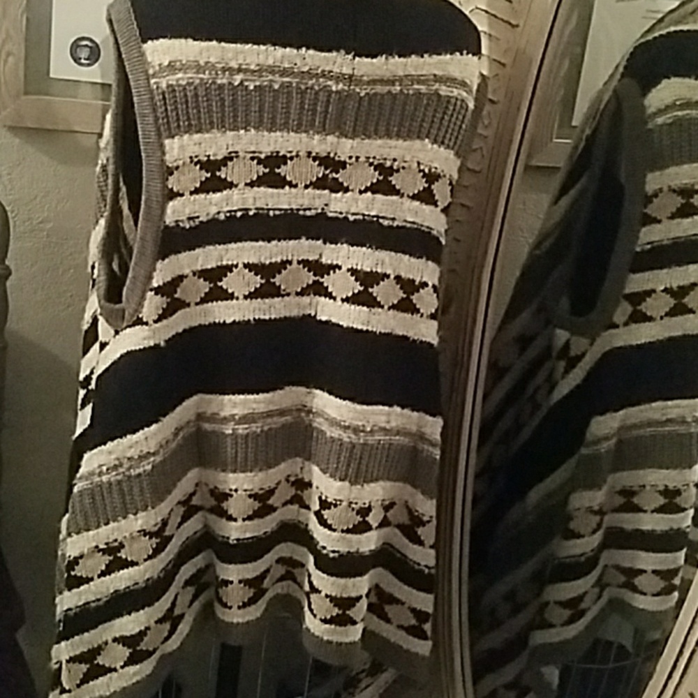 Sweater - Picture 5 of 6